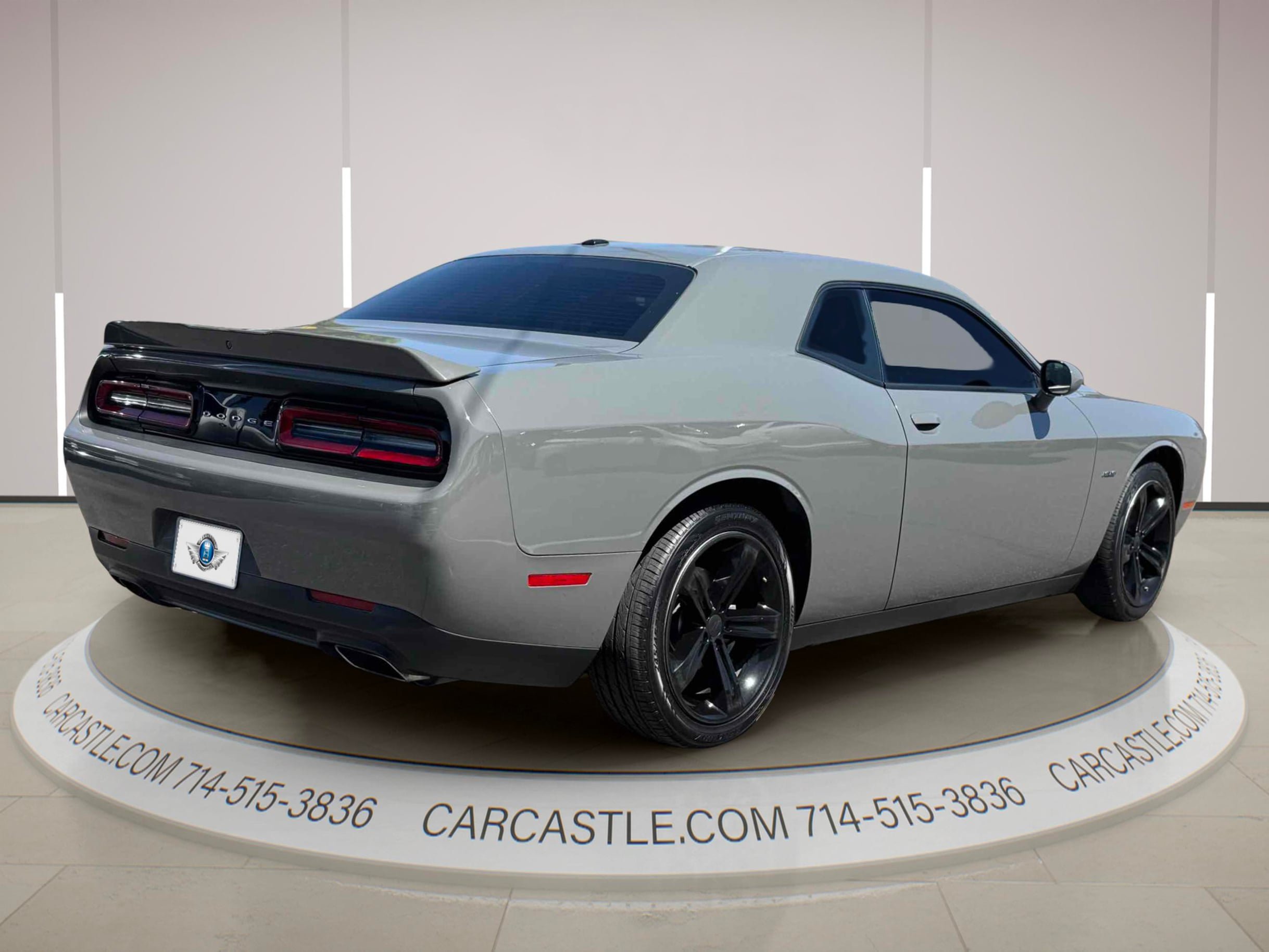 Used 2018 Dodge Challenger R/T RWD image 5