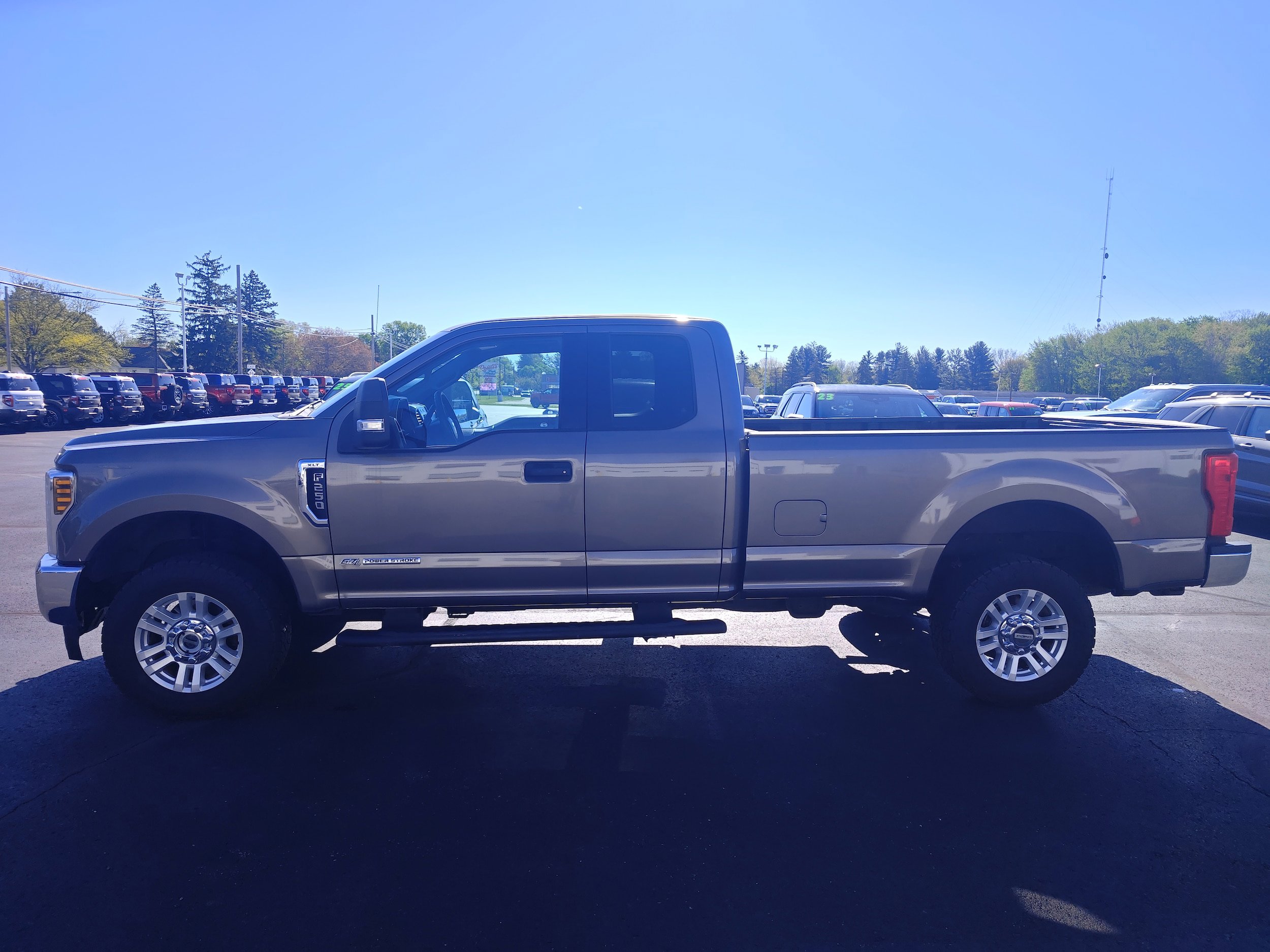 Used 2019 Ford F250 XLT AWD/4WD image 1
