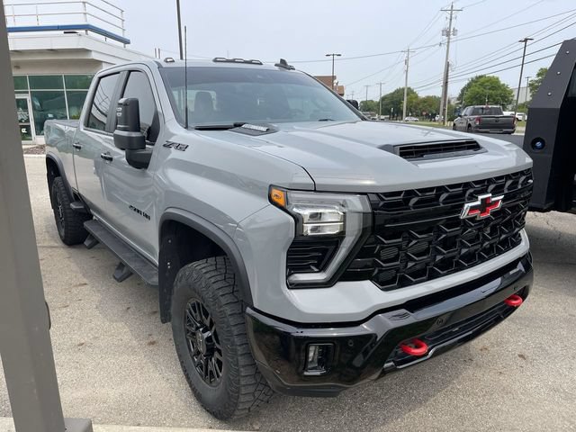 Used 2025 Chevrolet Silverado 2500 ZR2 w/ Technology Package AWD/4WD image 14