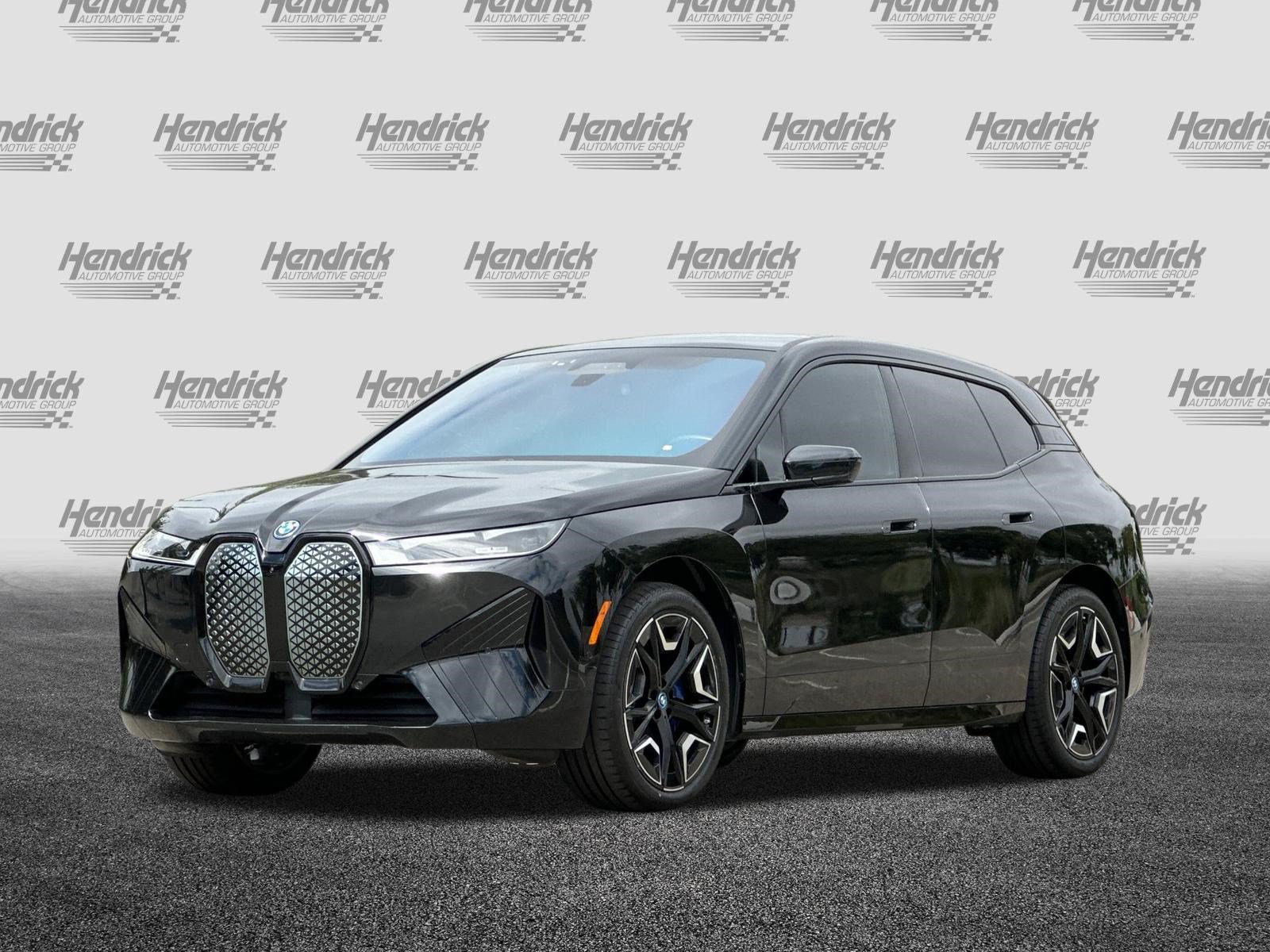 Used 2024 BMW iX xDrive50 w/ Sport Package AWD/4WD image 9