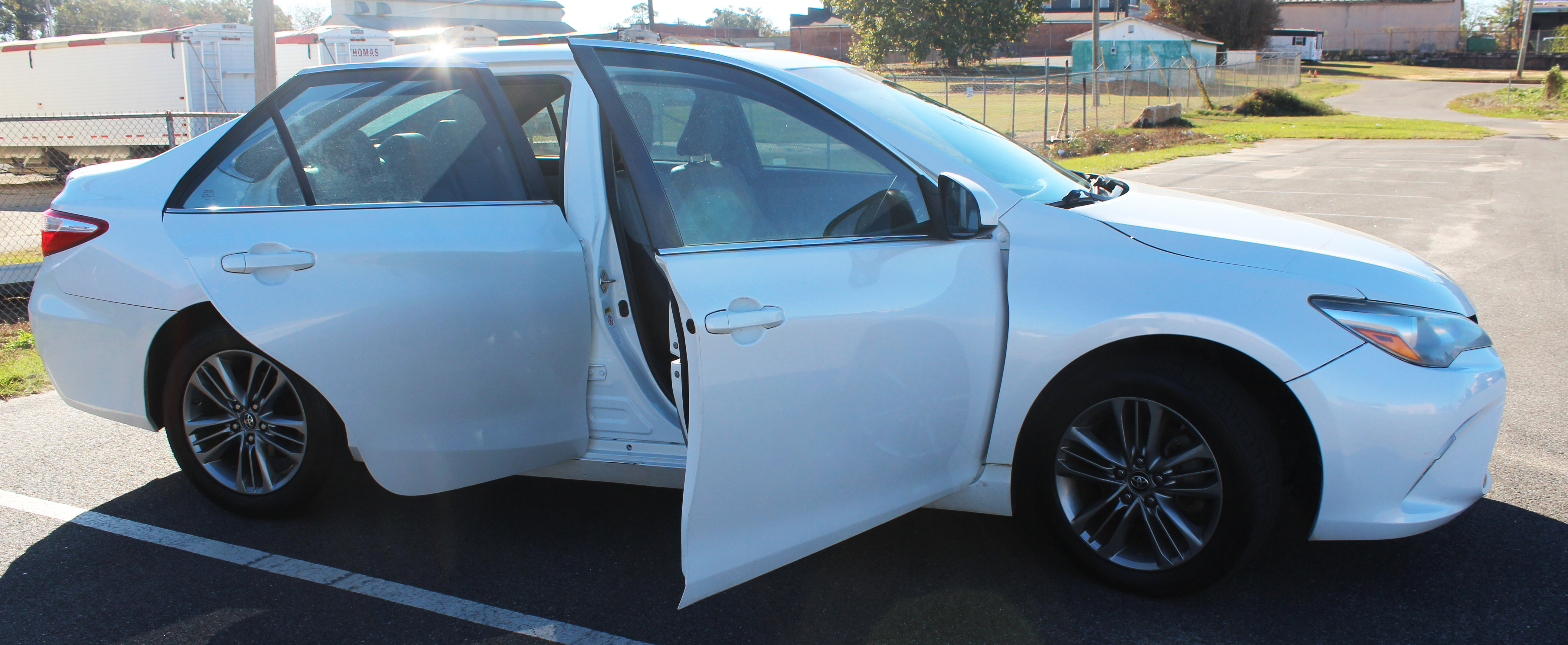 Used 2017 Toyota Camry SE w/ Moonroof Package image 10