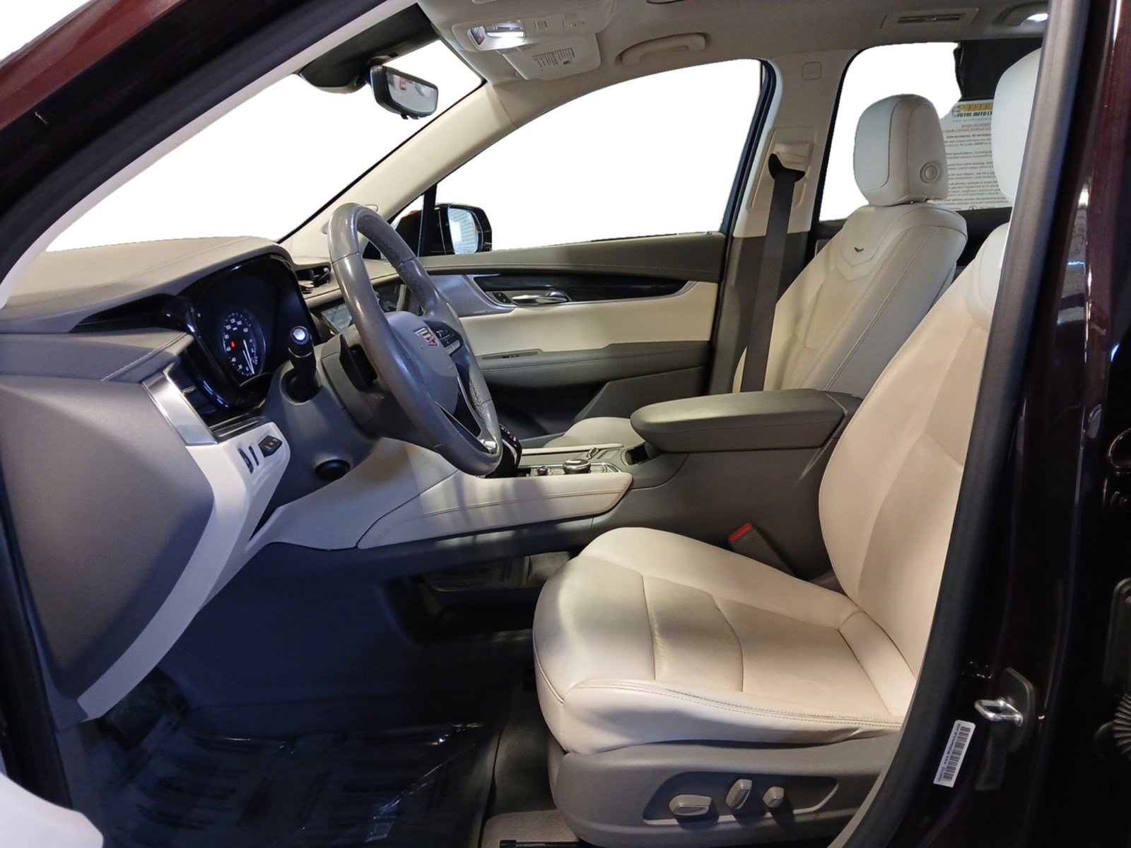 Used 2021 Cadillac XT6 Premium Luxury image 9