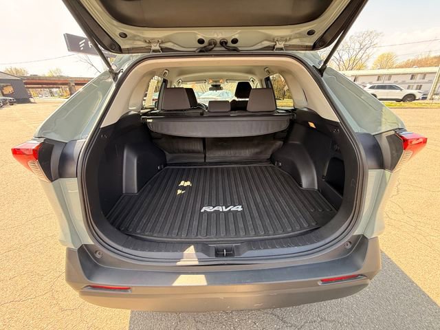 Used 2021 Toyota RAV4 XLE image 13