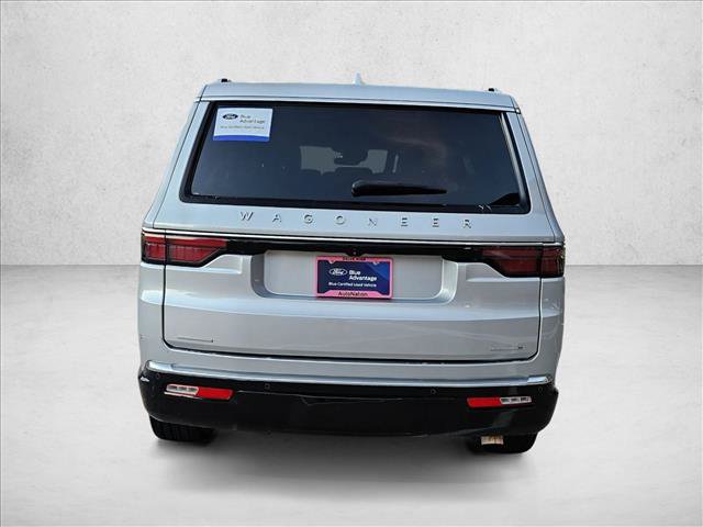 Used 2022 Jeep Wagoneer Series II AWD/4WD image 6