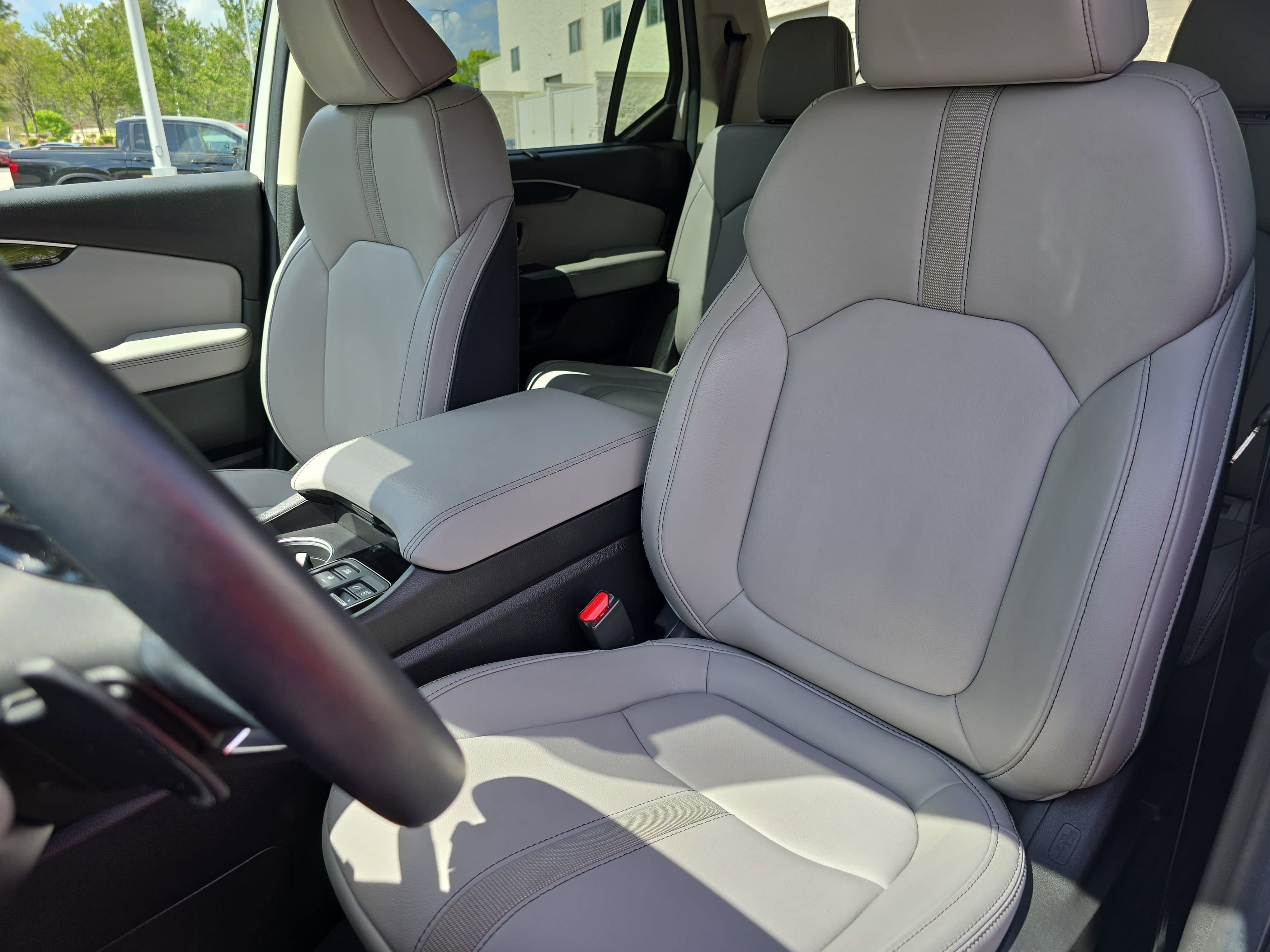 Used 2025 Honda Pilot Touring image 17