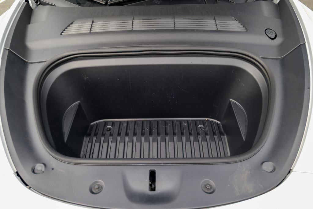 Used 2024 Tesla Model Y Long Range image 55