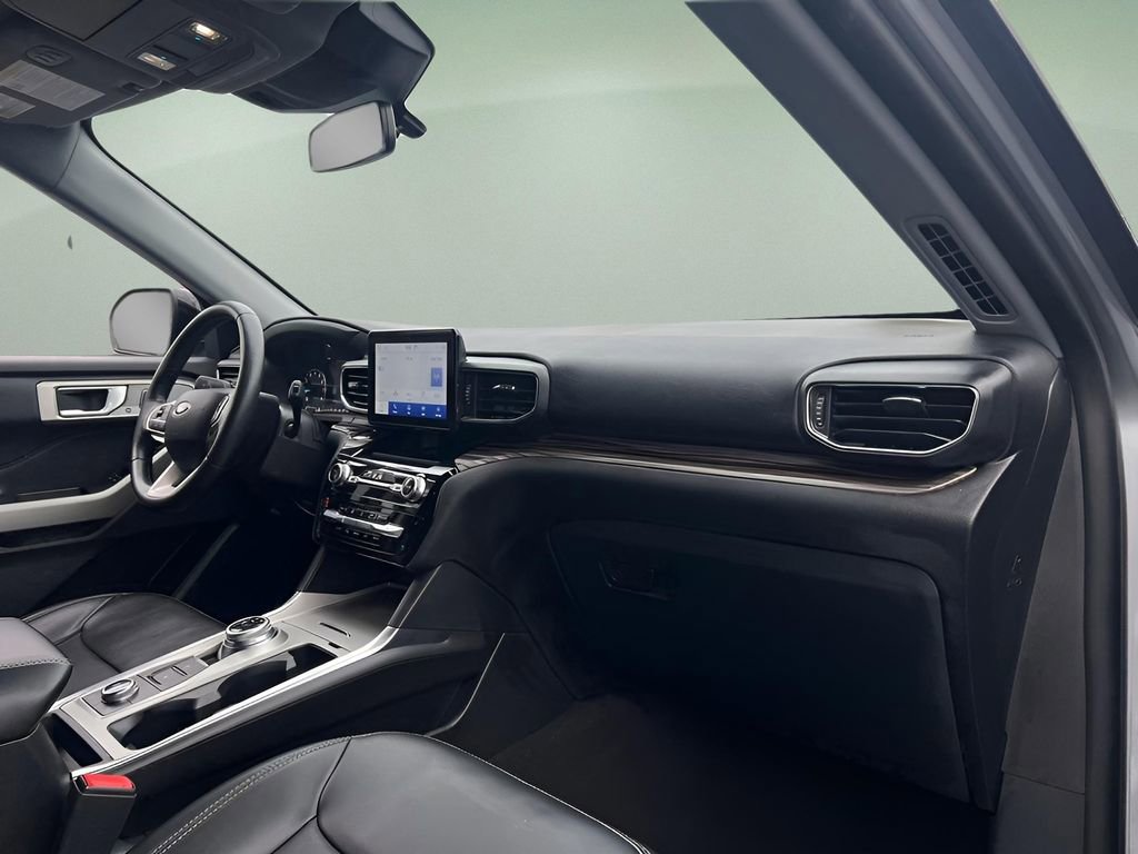 Used 2023 Ford Explorer Limited image 22