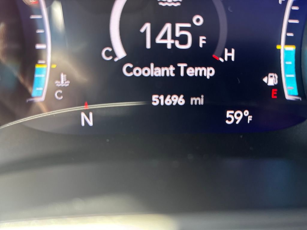 Used 2023 Chrysler Pacifica Touring-L image 16