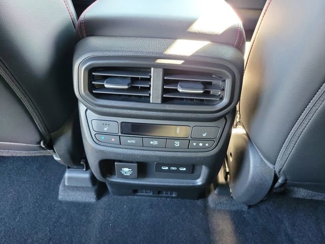 Certified 2025 Honda Pilot Black Edition image 13