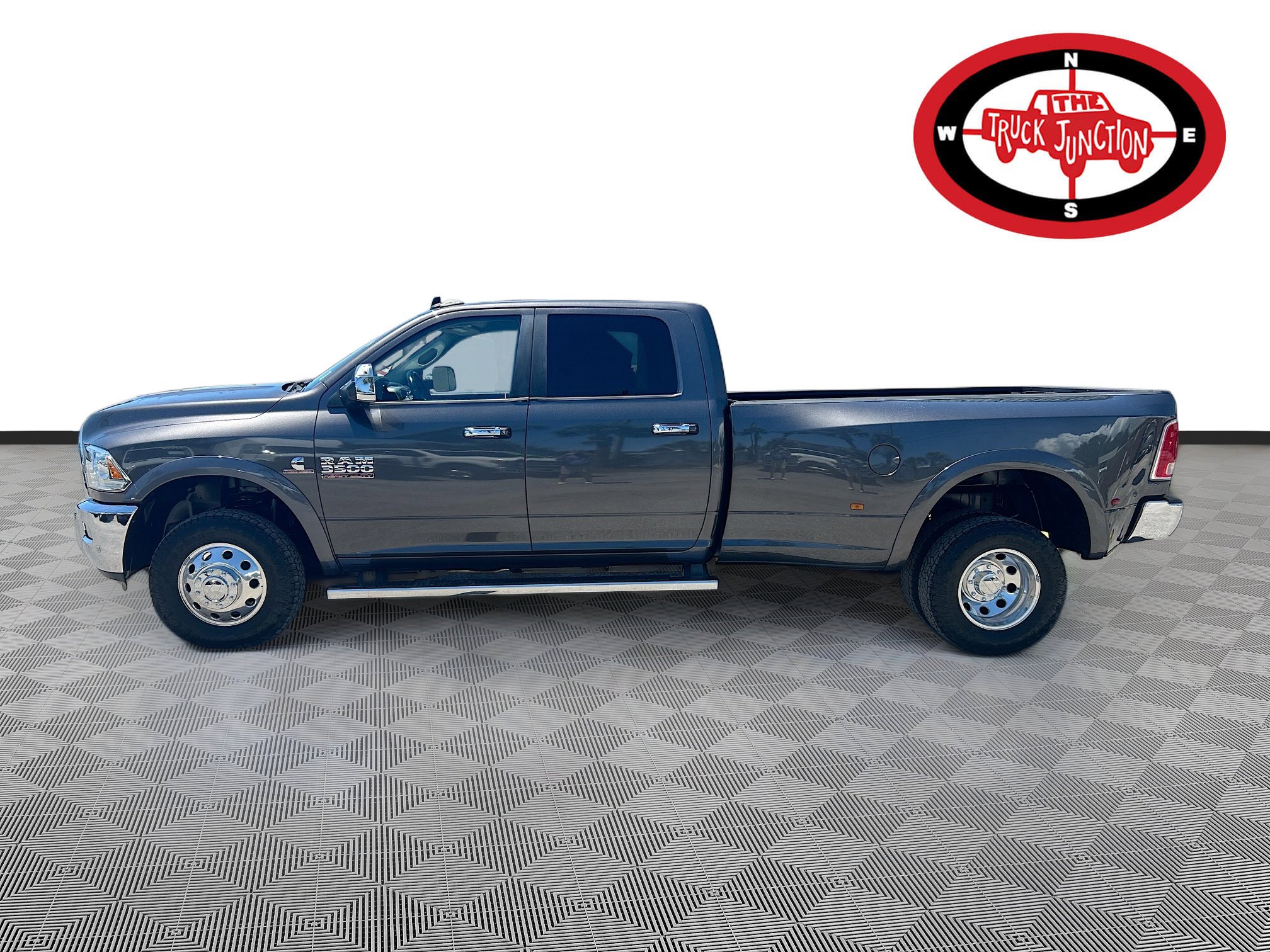Used 2018 RAM 3500 Laramie AWD/4WD image 4