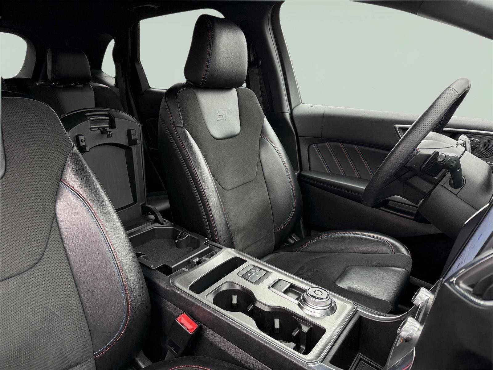 Used 2023 Ford Edge ST w/ Equipment Group 401A image 27