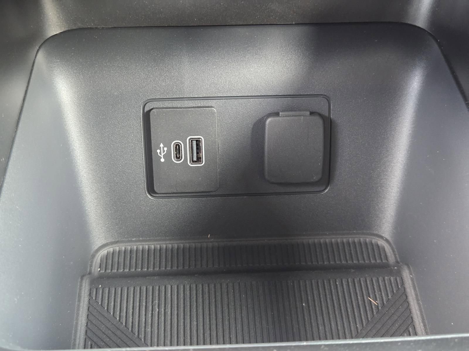 New 2026 Ford Explorer ST-Line w/ ST-Line Street Pack image 16