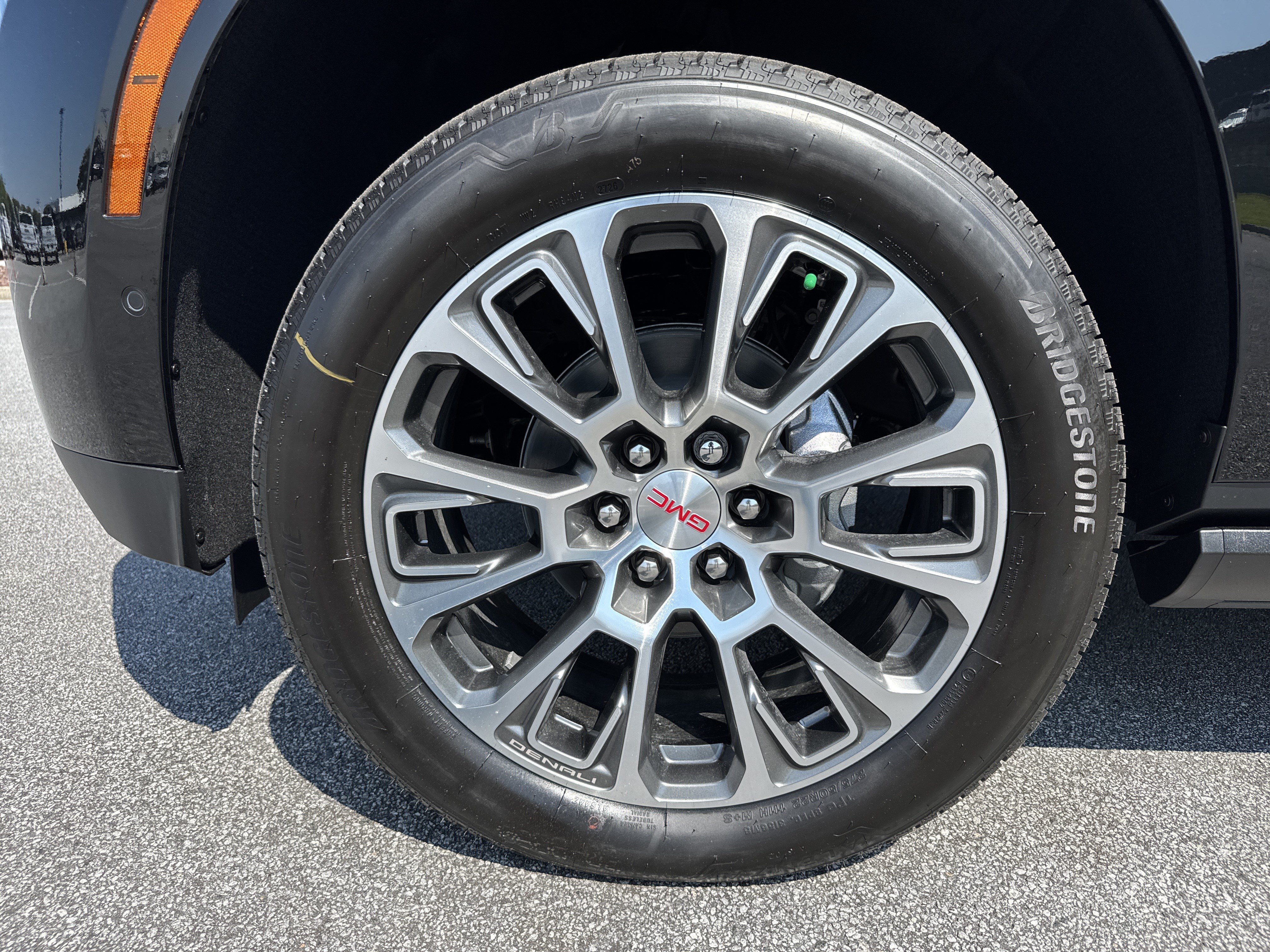 New 2026 GMC Yukon XL Denali w/ Sun & Power Step Package AWD/4WD image 13