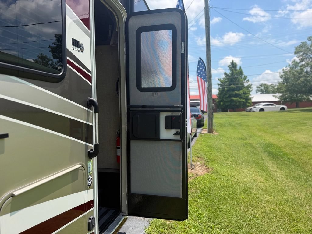 Used 2017 Ford E-450 and Econoline 450 Super Duty w/ Motorhome Prep Package RWD image 13