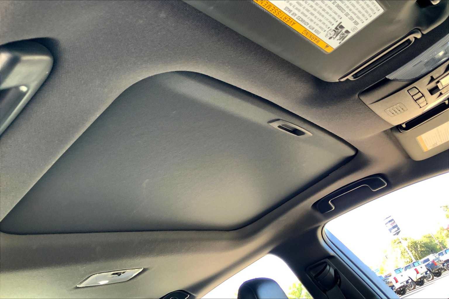 Used 2022 Toyota Corolla XSE w/ Carpet Mat Package (TMS) FWD image 13