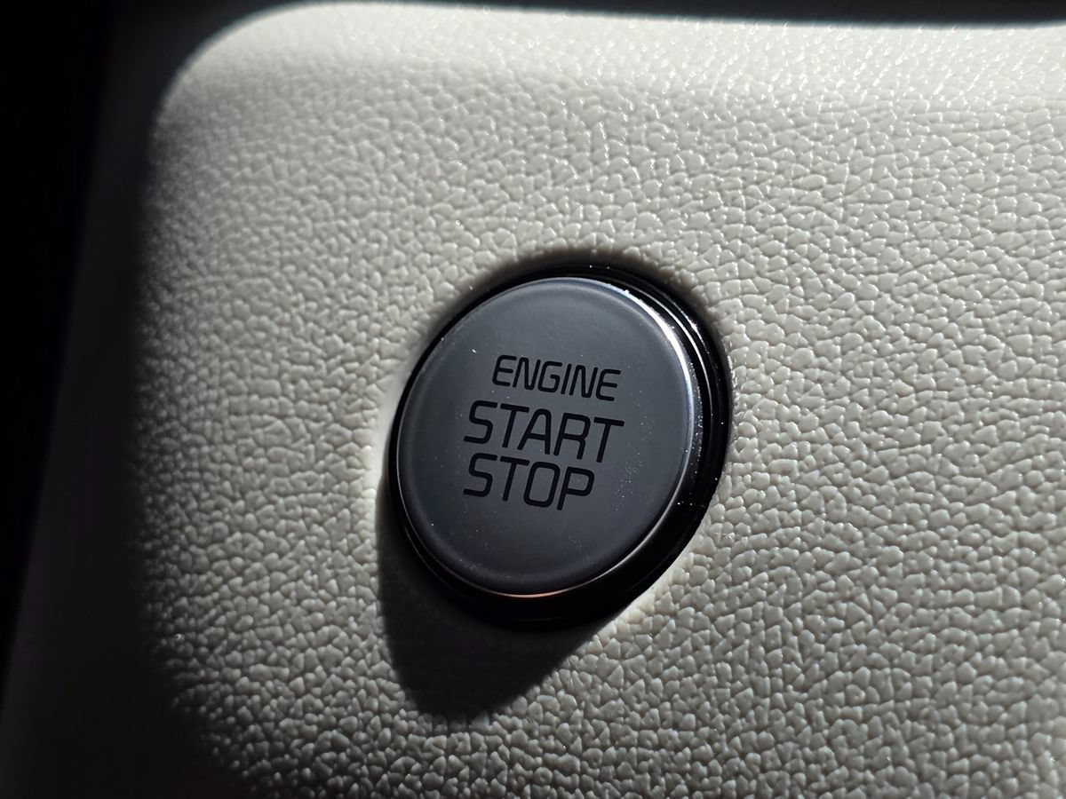 Used 2022 Kia Sorento S FWD image 47