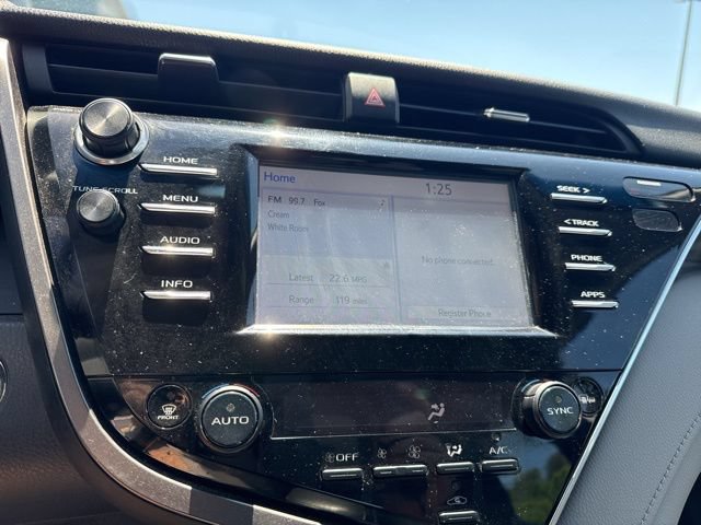 Used 2018 Toyota Camry XLE FWD image 17