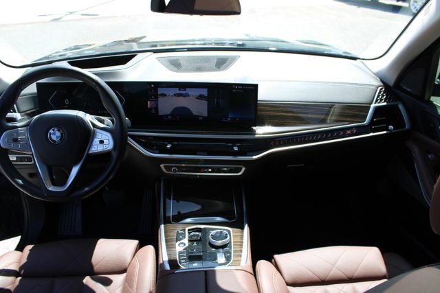 Used 2023 BMW X7 xDrive40i w/ Premium Package image 19