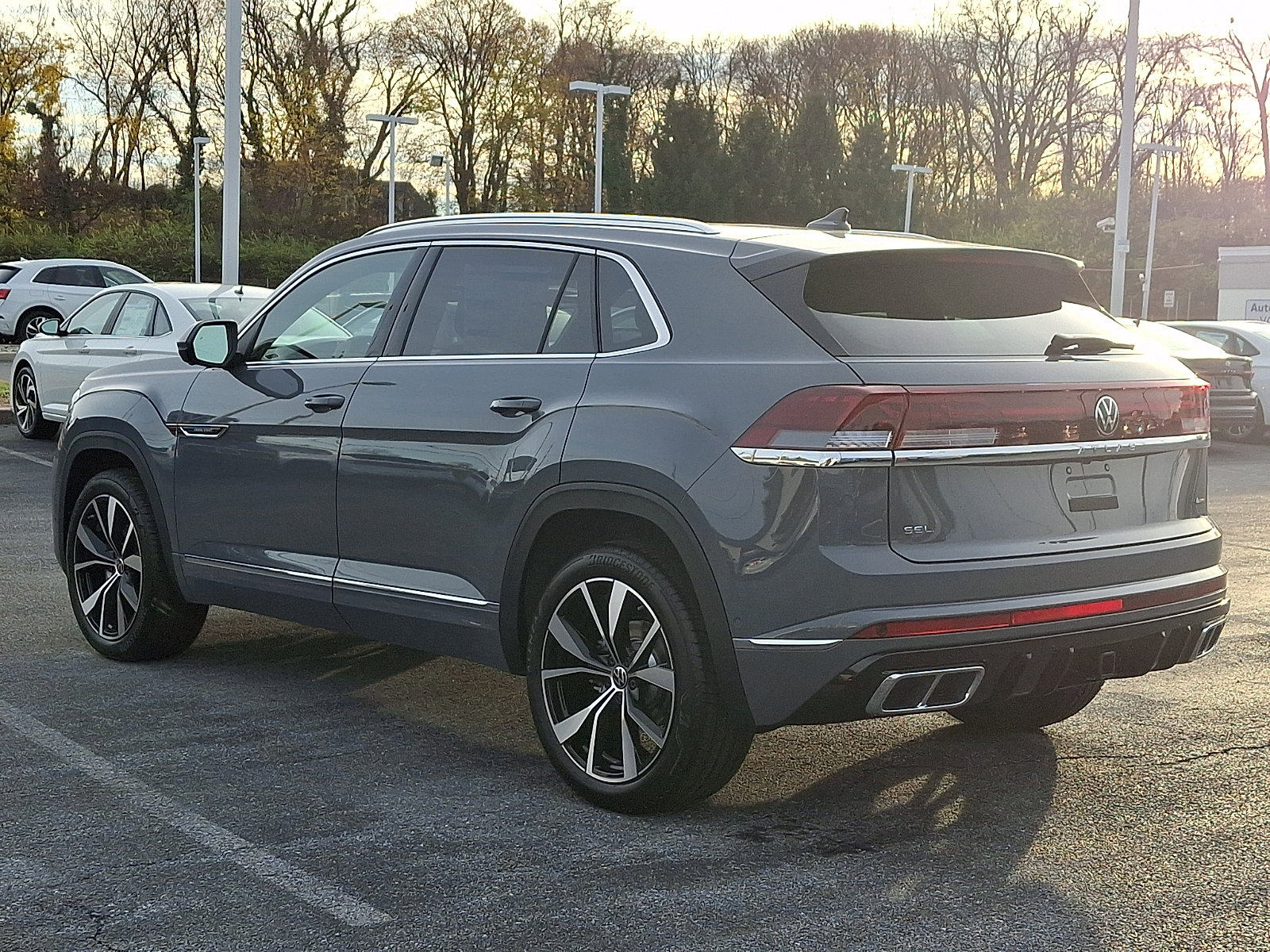 New 2026 Volkswagen Atlas Cross Sport SEL Premium R-Line AWD/4WD image 4