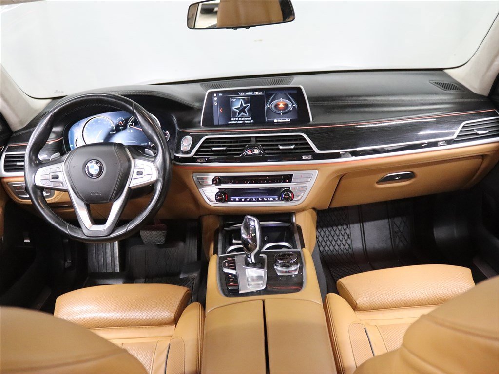 Used 2018 BMW 750Li xDrive w/ Executive Package AWD/4WD image 21