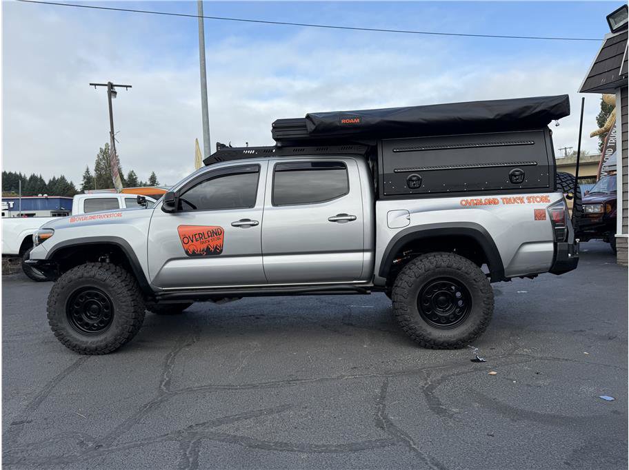 Used 2017 Toyota Tacoma TRD Off-Road image 9