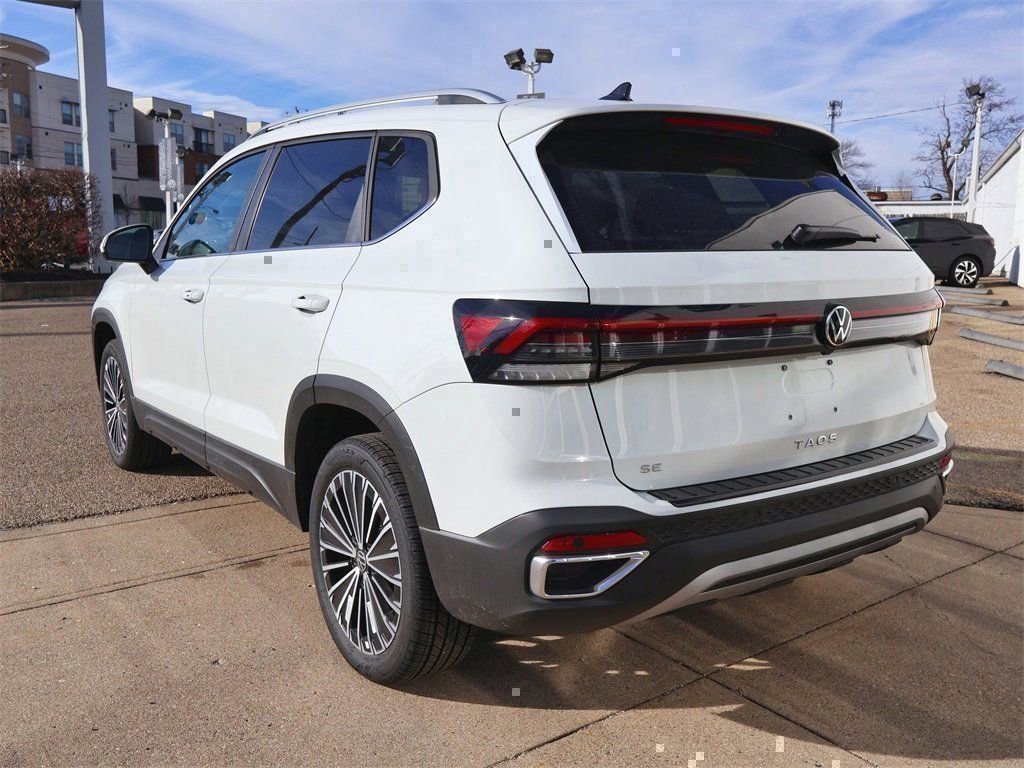 New 2026 Volkswagen Taos SE FWD image 3