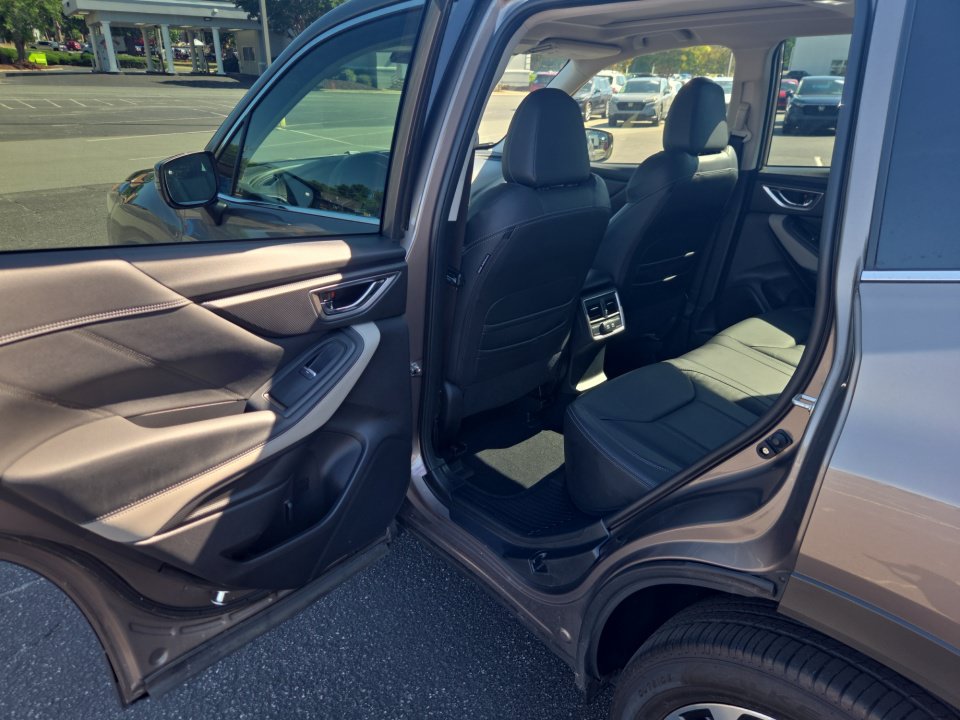 Used 2023 Subaru Forester Limited AWD/4WD image 34