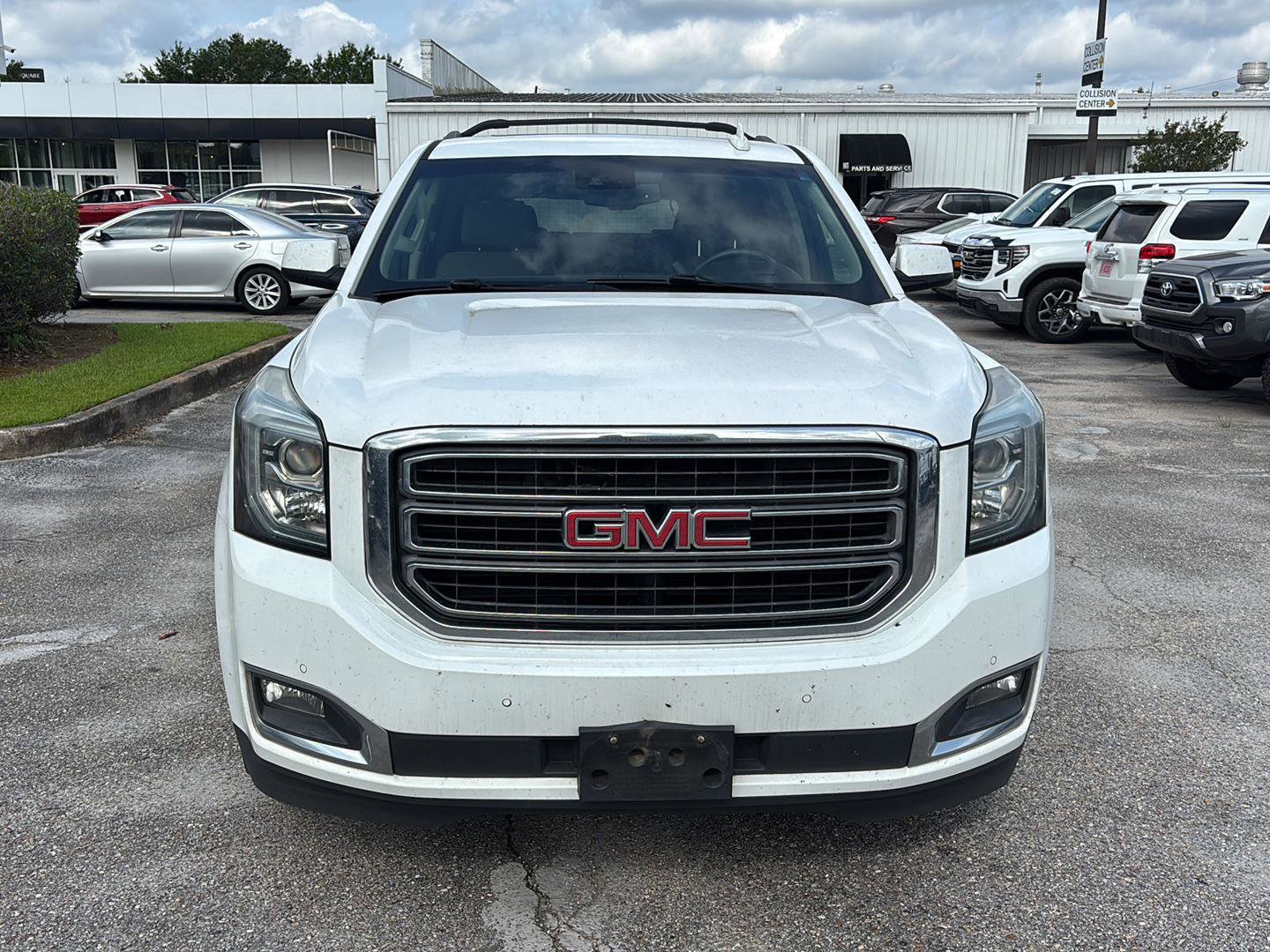 Used 2019 GMC Yukon XL SLT w/ Open Road Package RWD image 2