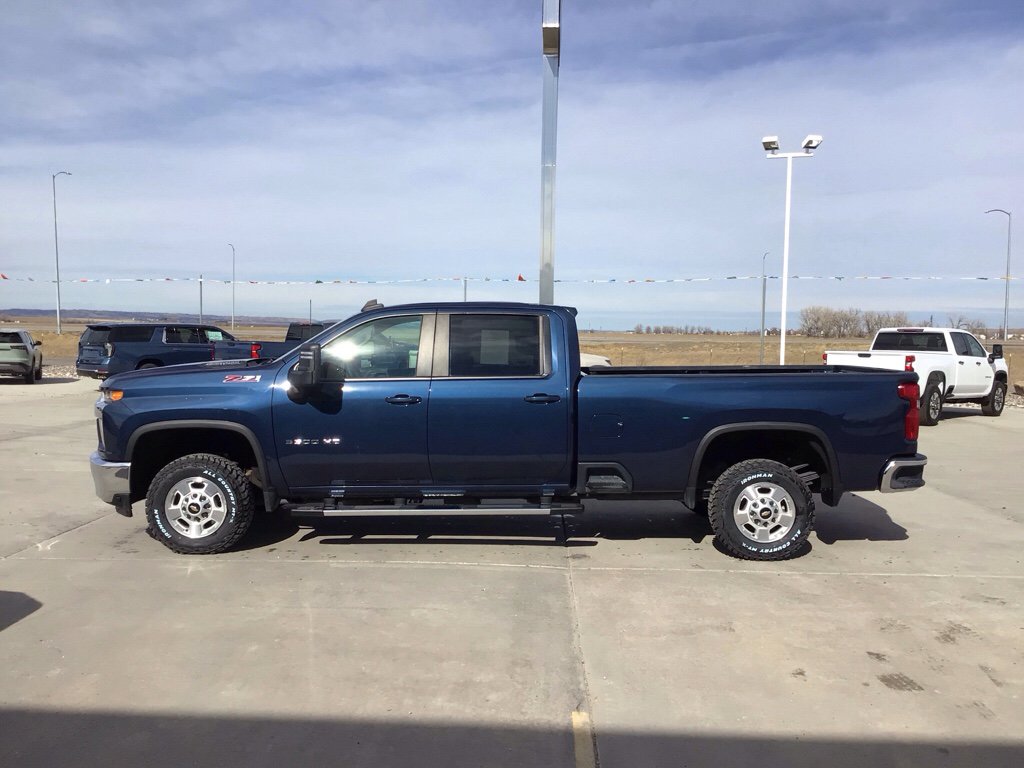Used 2022 Chevrolet Silverado 3500 LT w/ Convenience Package AWD/4WD image 2