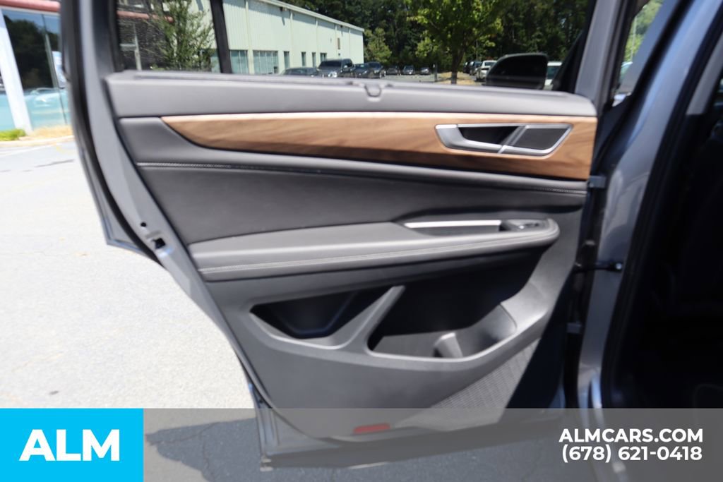 Used 2025 Volkswagen Atlas SE image 23