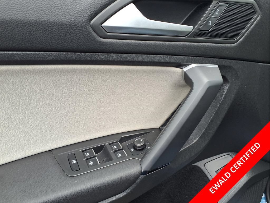 Used 2019 Volkswagen Tiguan SEL w/ 3rd Row Seat Package AWD/4WD image 10