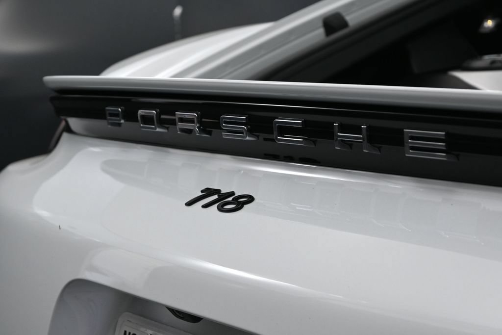 Used 2022 Porsche 718 Cayman w/ Premium Package RWD image 20
