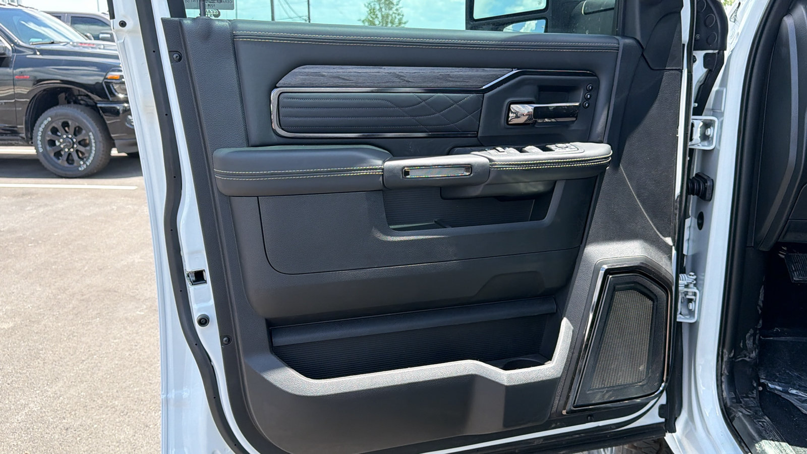 Certified 2026 RAM 3500 Limited AWD/4WD image 9