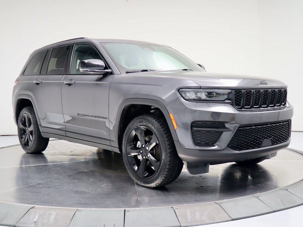 Used 2022 Jeep Grand Cherokee Altitude image 7