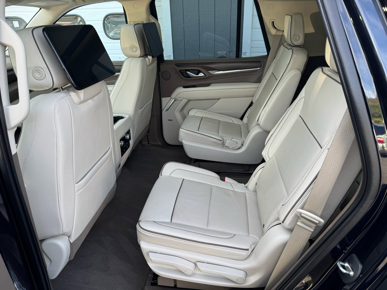 Used 2021 GMC Yukon Denali w/ Denali Ultimate Package image 10