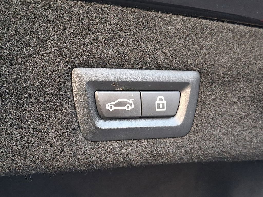 Used 2019 BMW 750i xDrive w/ Executive Package AWD/4WD image 28