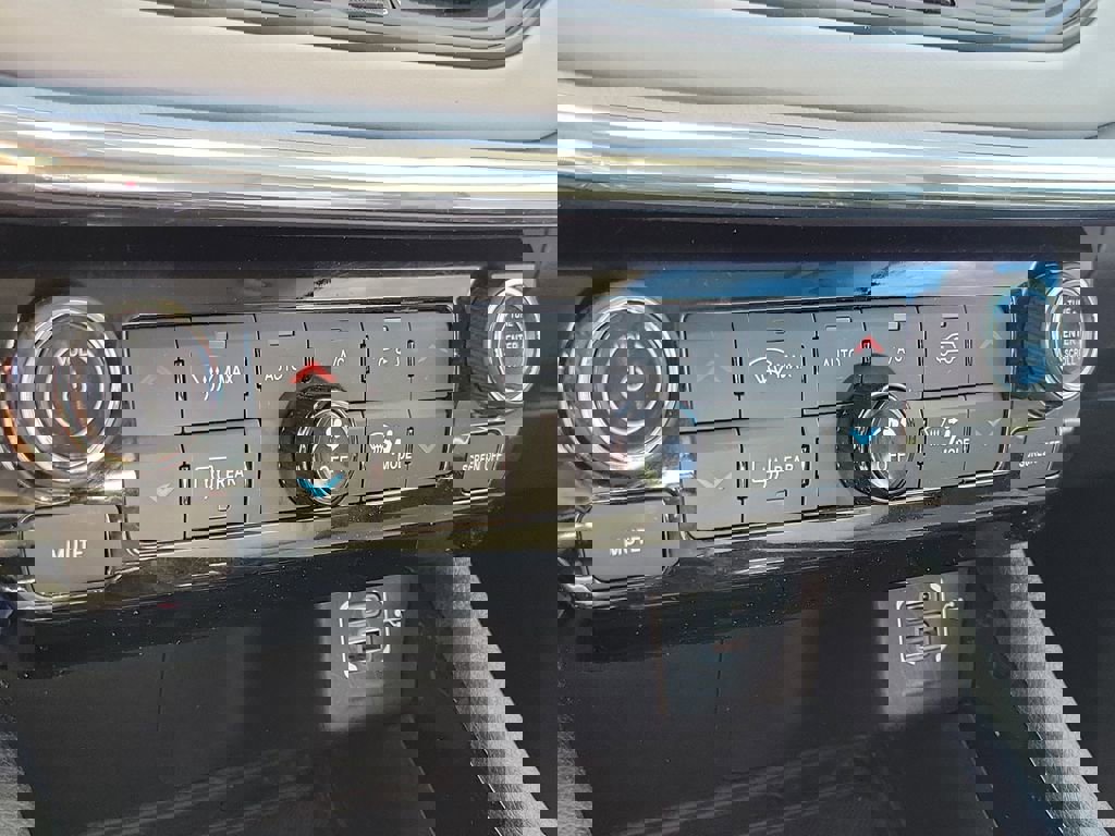 Used 2022 Jeep Compass Limited w/ Elite Group image 31