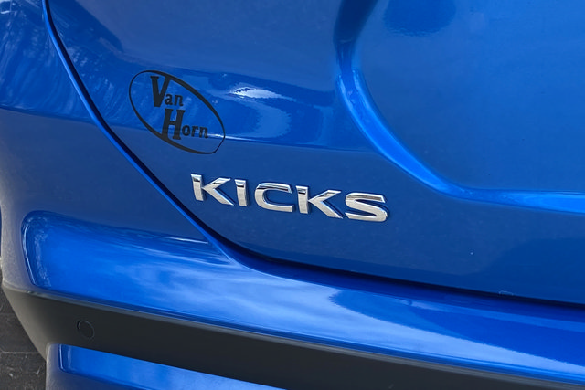 Used 2024 Nissan Kicks SR w/ SR Premium Package FWD image 34