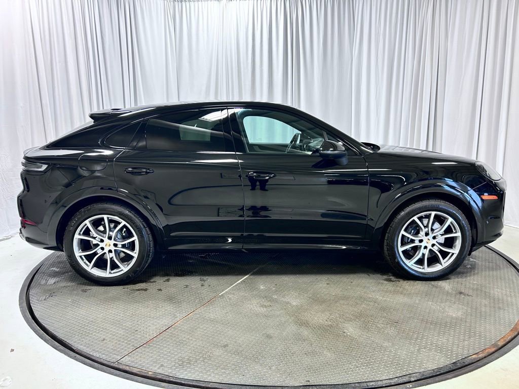 Certified 2026 Porsche Cayenne Coupe image 36