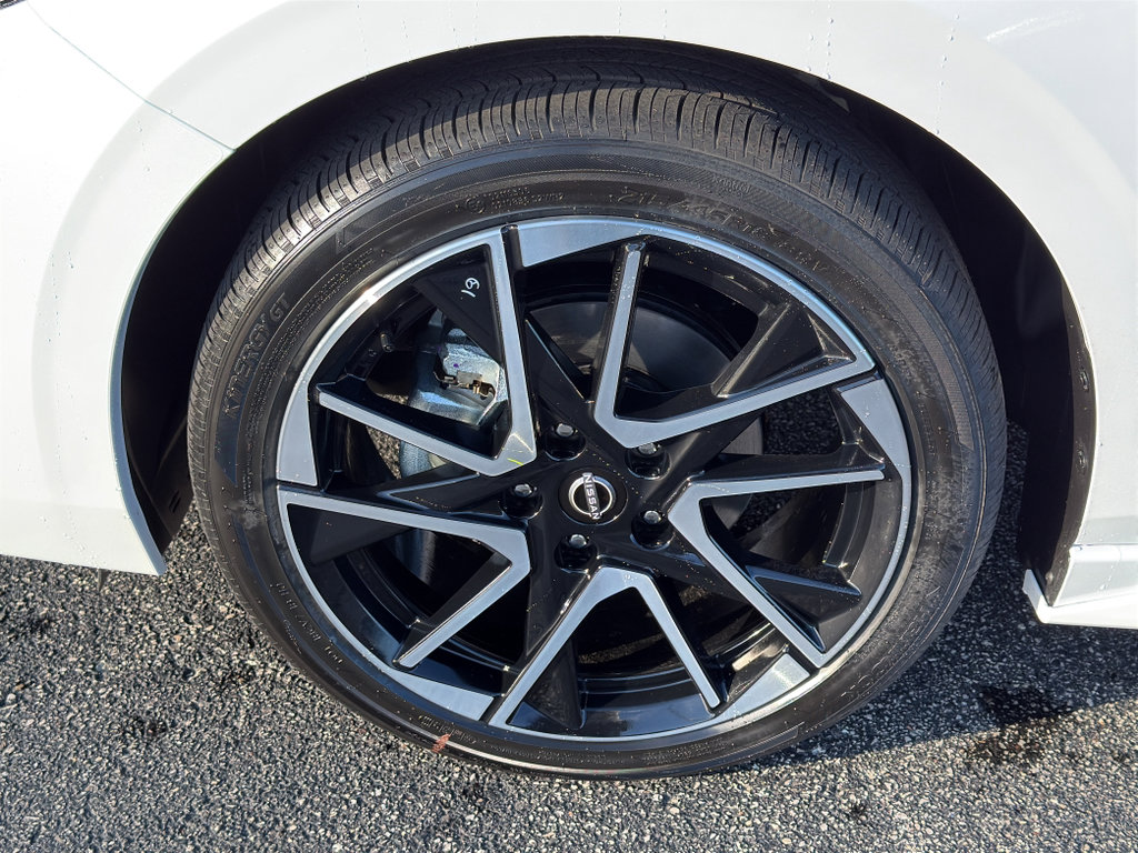 New 2025 Nissan Sentra SR image 9