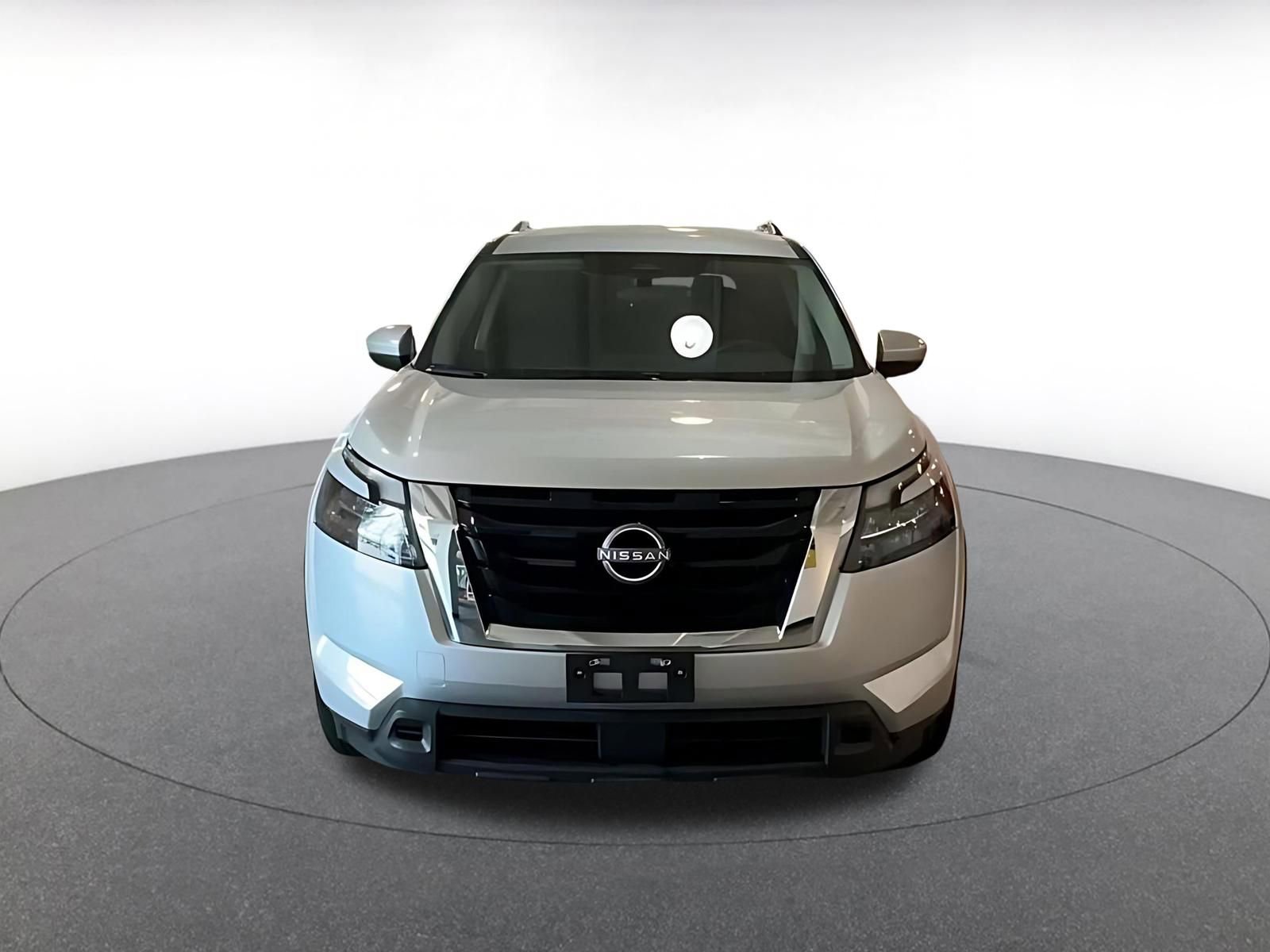 Used 2025 Nissan Pathfinder SV FWD image 4