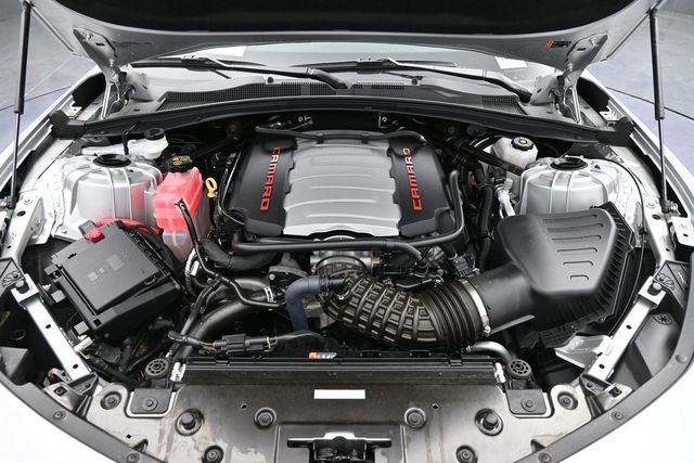 Used 2018 Chevrolet Camaro SS RWD image 31