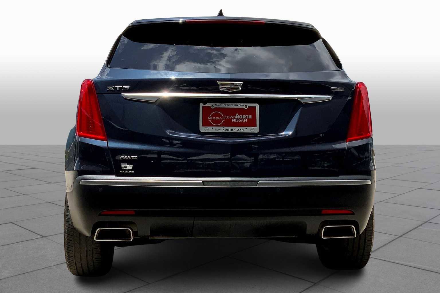 Used 2018 Cadillac XT5 Luxury w/ Driver Awareness Package image 8