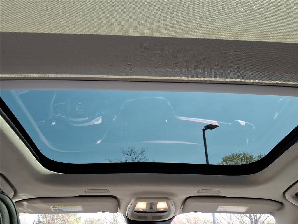 Certified 2025 Volvo V60 B5 Cross Country Plus image 15