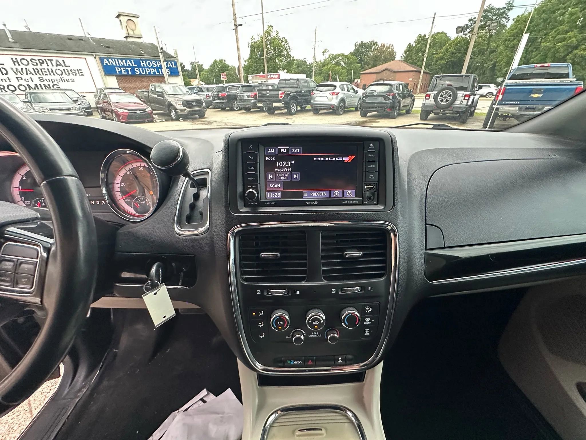 Used 2020 Dodge Grand Caravan SXT image 22