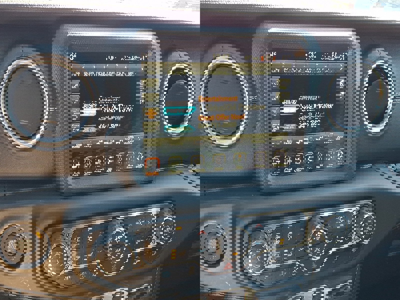 Used 2023 Jeep Wrangler Sahara w/ Cold Weather Group image 16