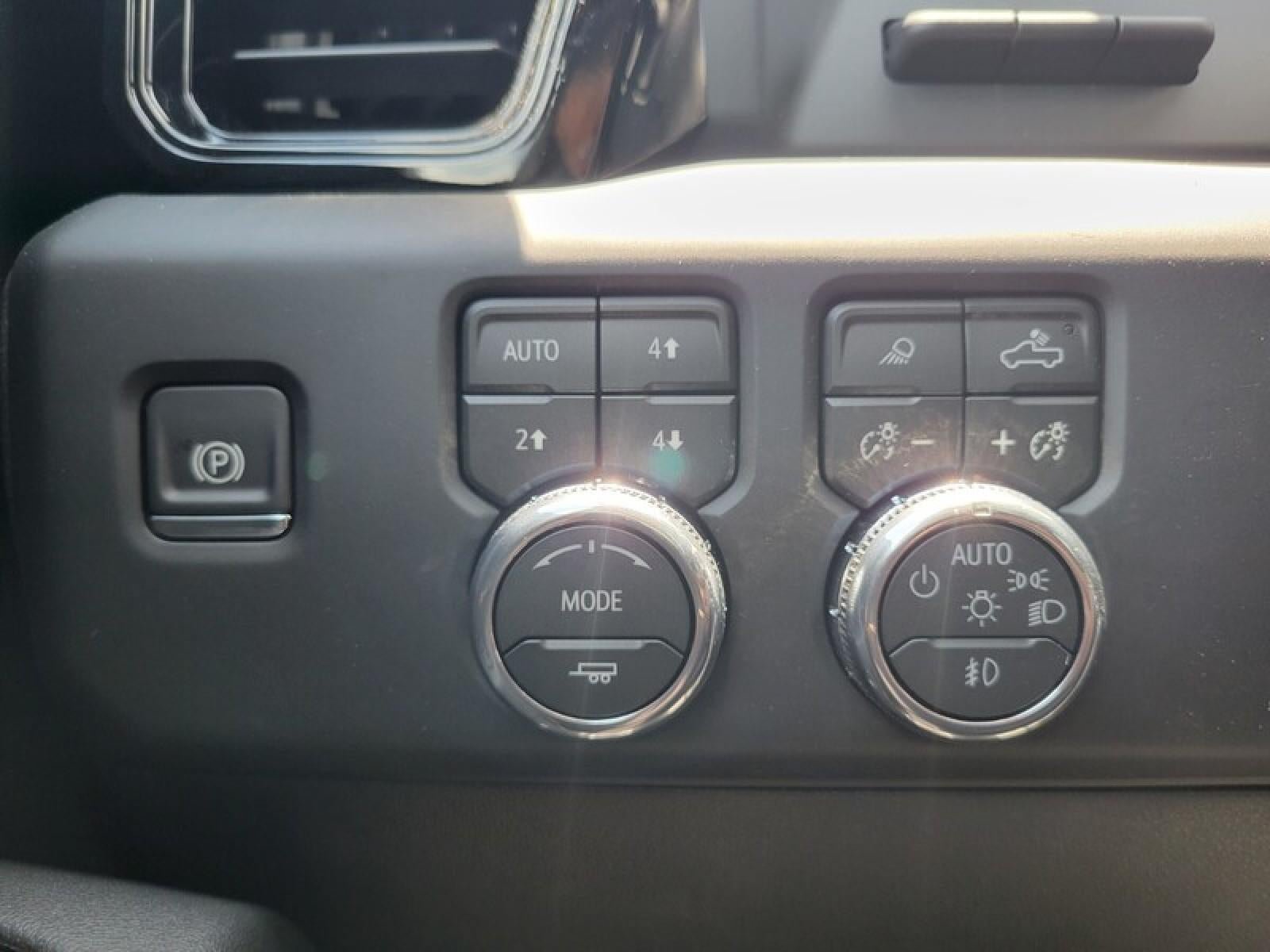 New 2026 GMC Sierra 1500 AT4 w/ AT4 Premium Package AWD/4WD image 21