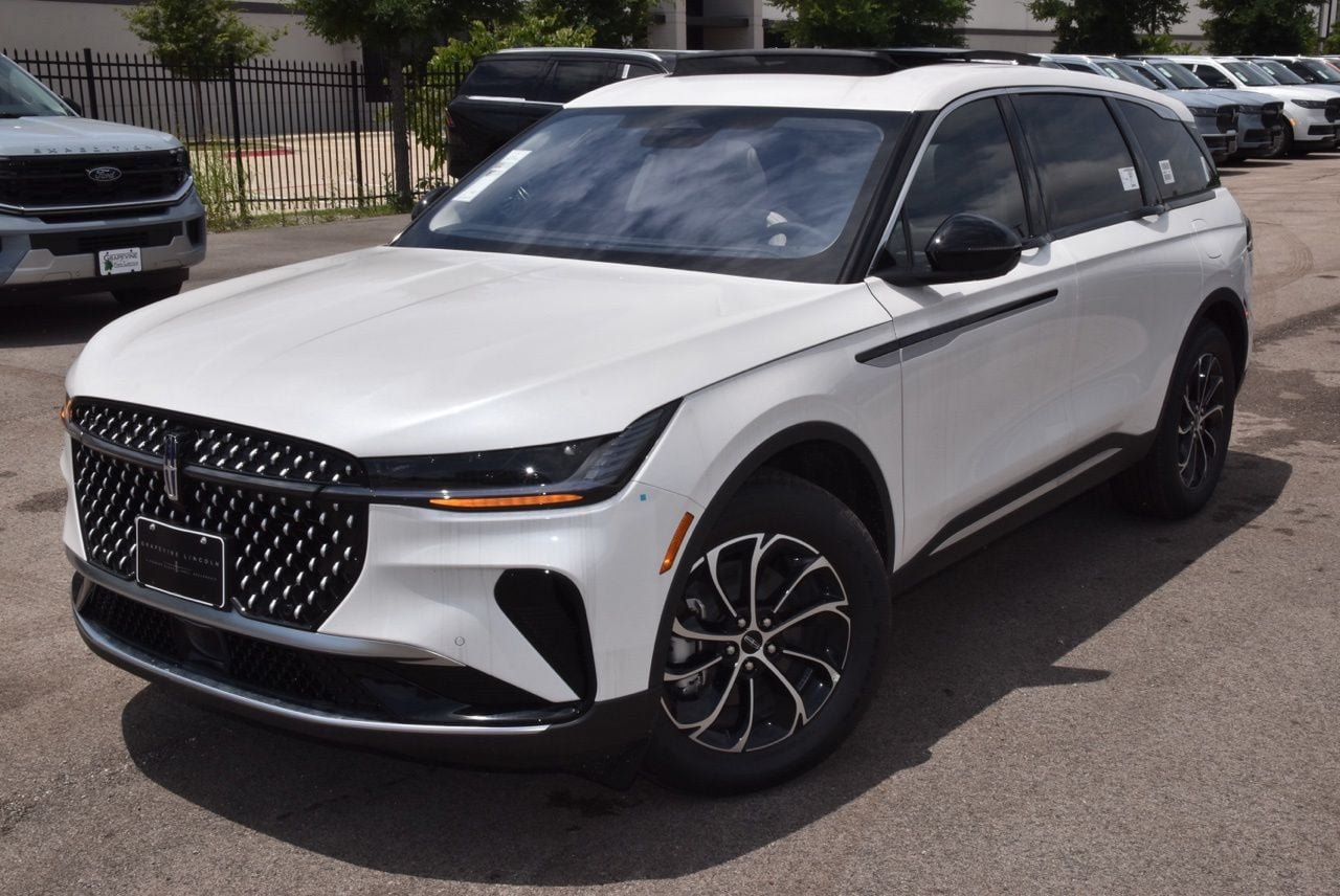 New 2026 Lincoln Nautilus Premier w/ Equipment Group 102A AWD/4WD image 12