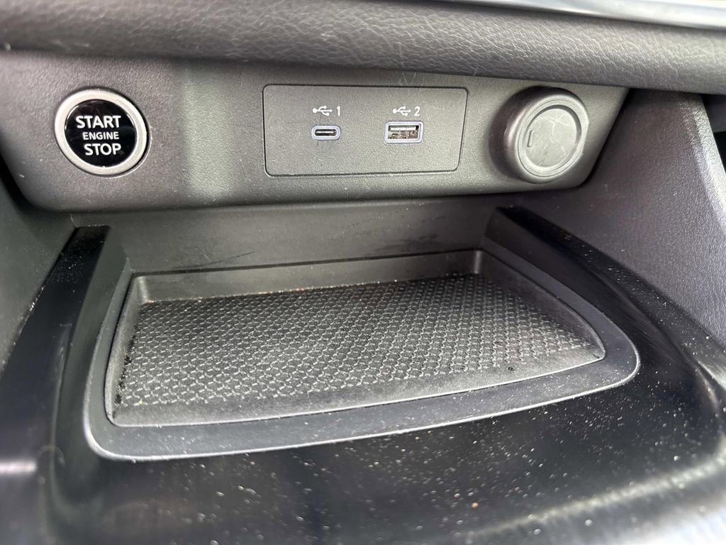 Certified 2023 Nissan Rogue SV image 27