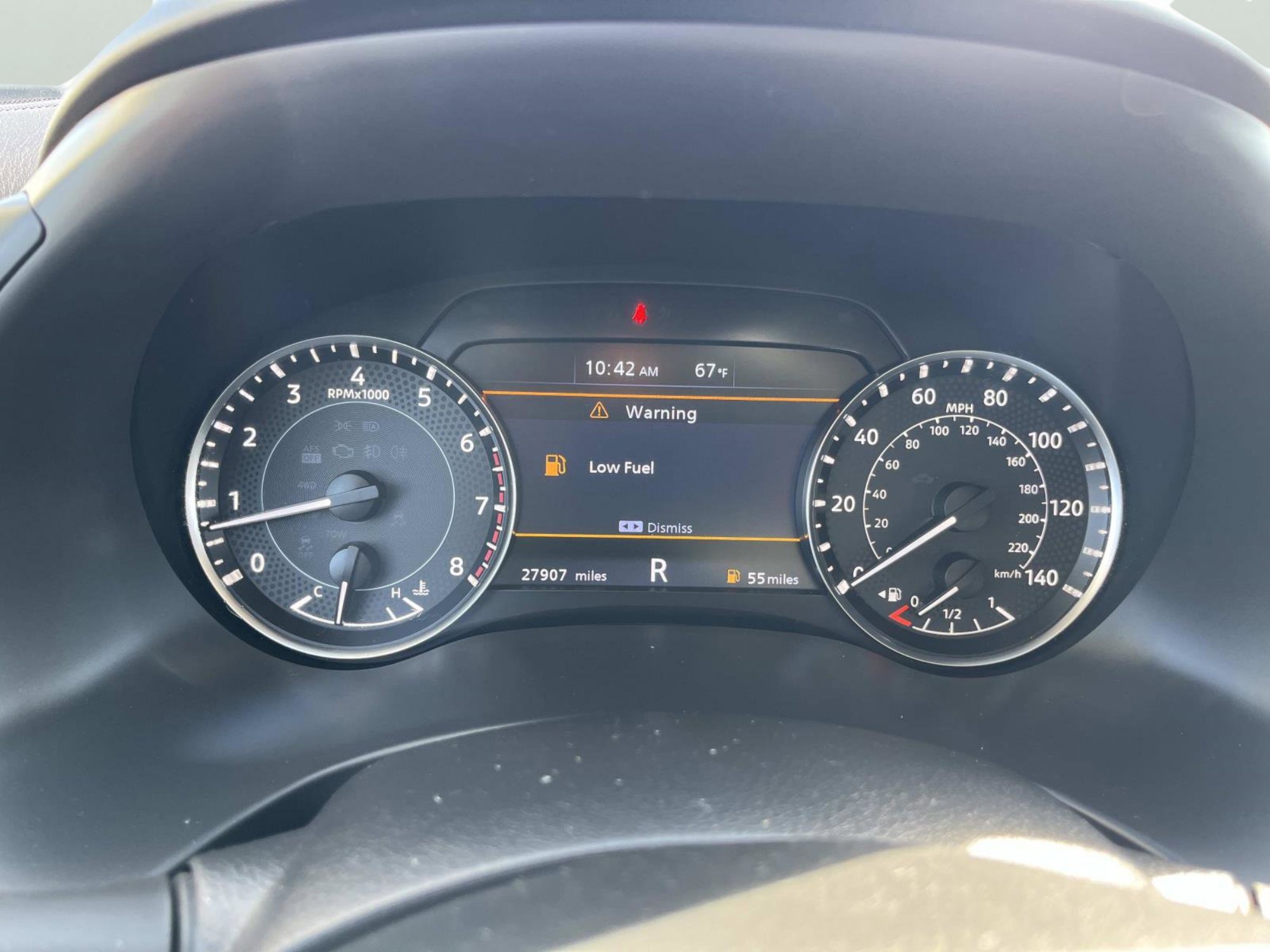 Used 2024 Nissan Armada SL w/ Captain's Chairs Package image 11